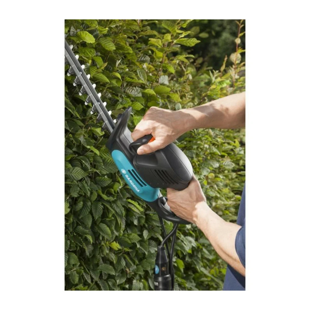 Gardena Taille-haies électrique Easycut 500/55 – 500w – Lame 55cm & Coupe ø18mm – Poignée Ergoline – Butée De Protec 4 Gardena Taille-haies électrique Easycut 500/55 – 500w – Lame 55cm & Coupe ø18mm – Poignée Ergoline – Butée De Protec – Image 2
